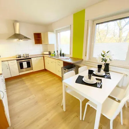 Apartament Spacious & Chic With Balcony *