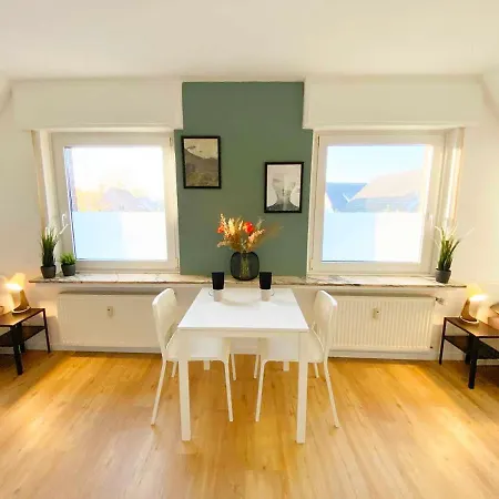 Spacious & Chic With Balcony Διαμέρισμα *